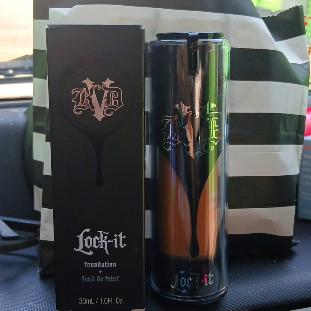 NIB KVD Beauty **RARE**Lock It Foundation - Deep 66 Cool